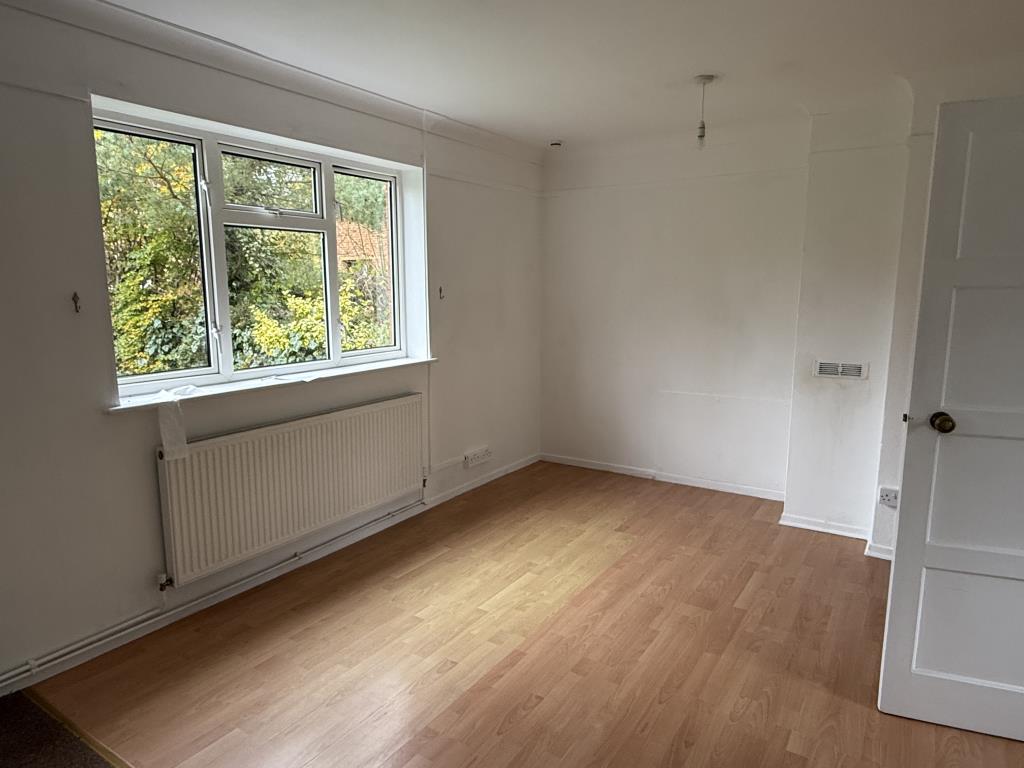 Lot: 11 - HOUSE IN NEED OF IMPROVEMENT - Dining Room in Semi in Wealden Village